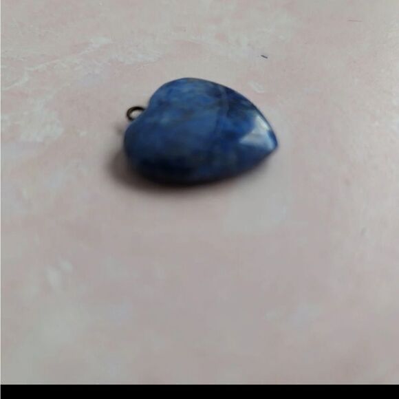 Royal blue smooth pebble stone heart pendant - Picture 2 of 2
